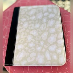 Erin Condren Leopard A5 Zip Folio Small Planner Organizer Case NWOT